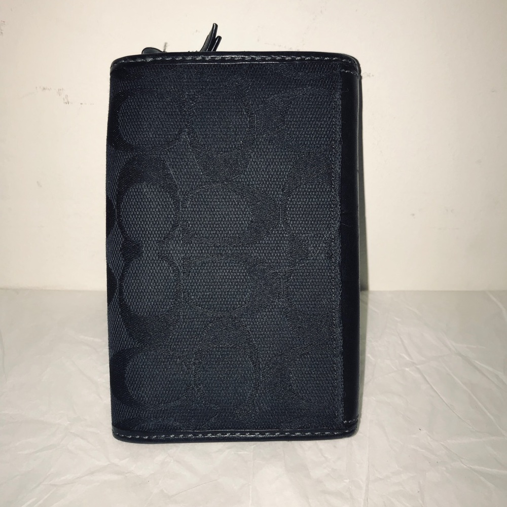 💯% Authentic Coach Black Wallet - Picture 2 of 8
